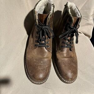 Outpost makers men’s boots brown size 10.5 used condition